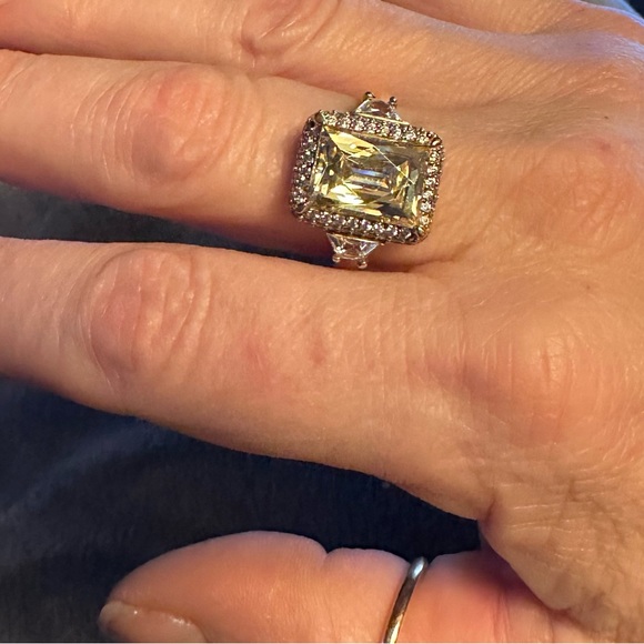 Gorgeous Tycoon brand emerald cut CZ yellow diamond ring - Picture 13 of 13